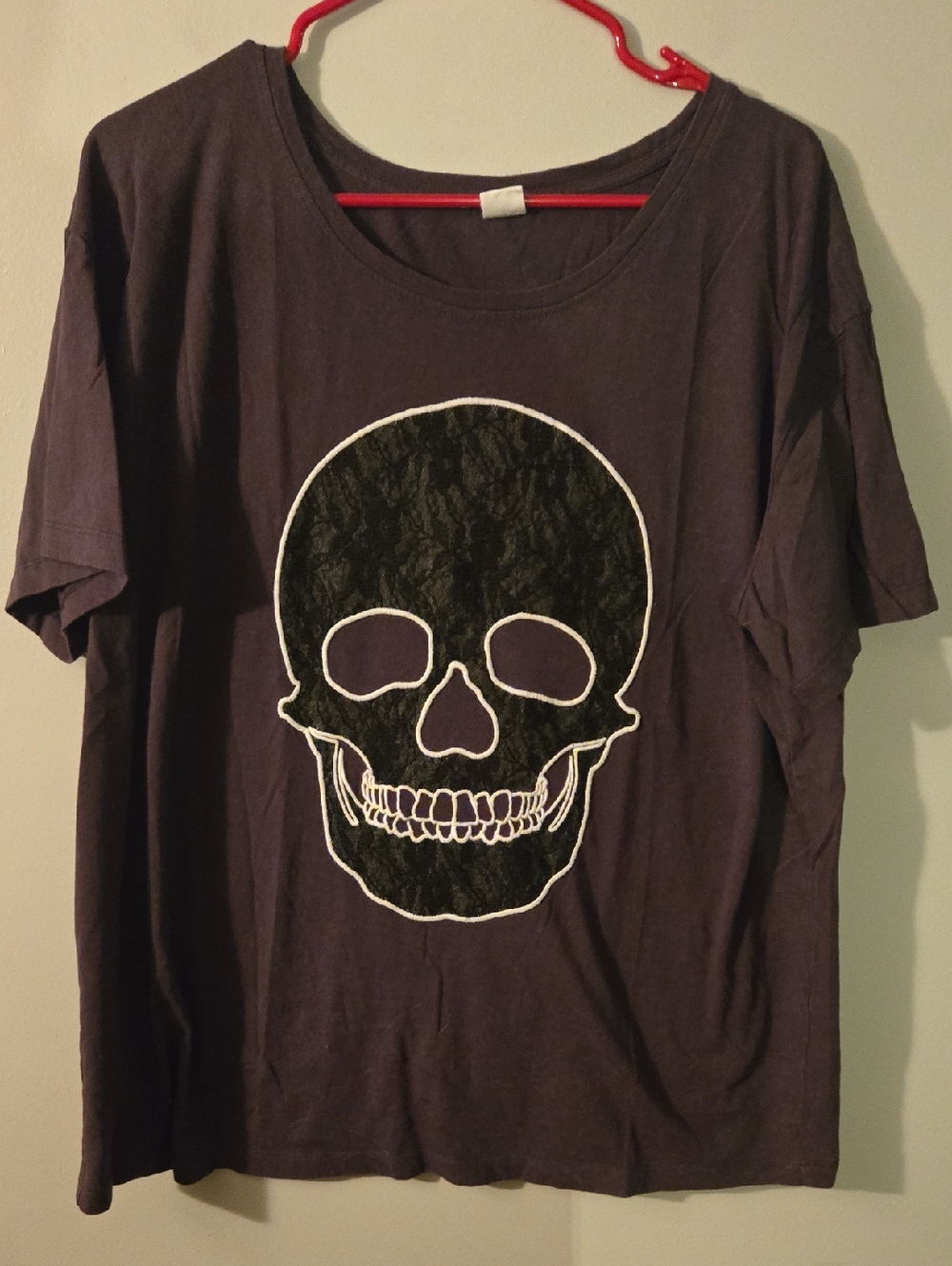 Women’s Short Sleeve Skull Tee - Black